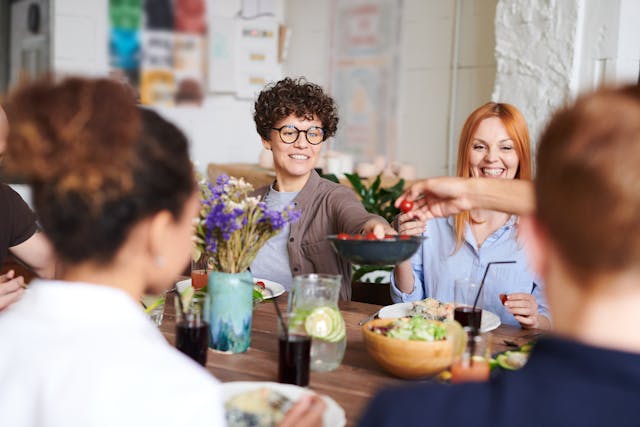 Friendsgiving: the Chilled-Out Thanksgiving You Simply Must Try